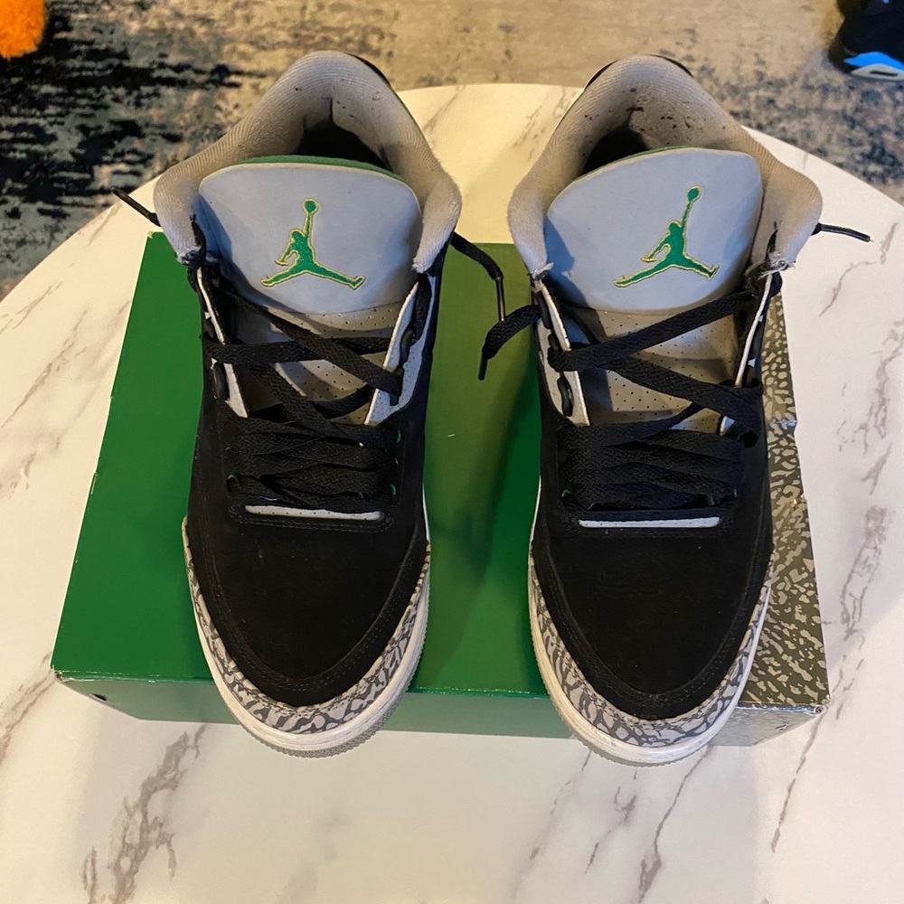 Jordan 3 pine green size 9.5 Mens